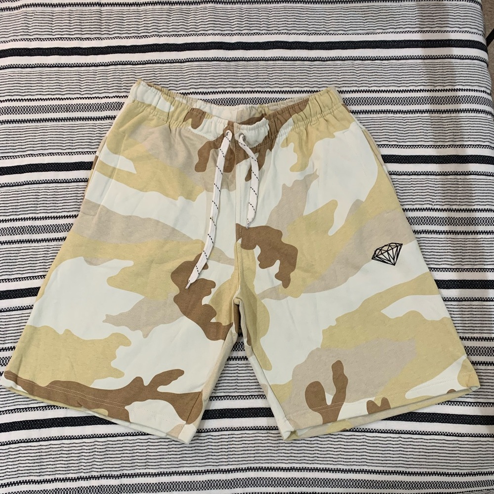 Diamond Supply desert camo shorts